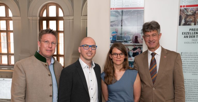 TU Graz Vizerektor Detlef Heck, die feedbackr-Founder Christian Haintz und Karin Pichler und TU Graz-Rektor Harald Kainz