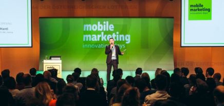 Mobile Marketing Innovation Days 2019: Host Josef Mantl auf der Bühne