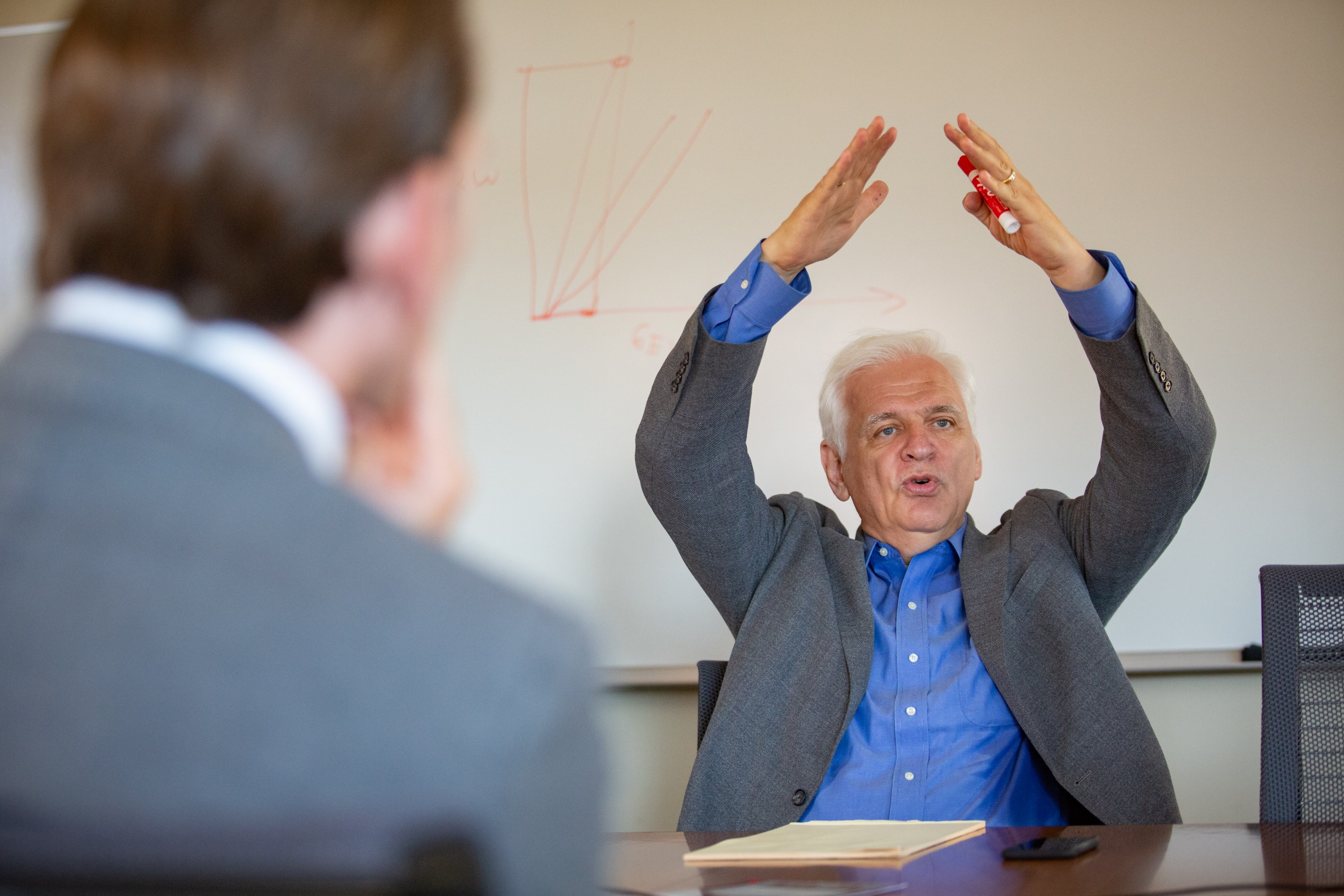 Stanford-Physik-Professor Friedrich Prinz mit einem Plädoyer für Wasserstoff