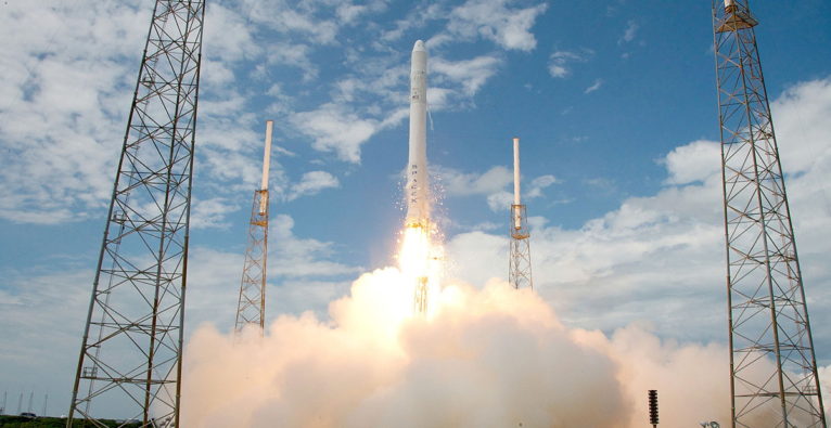 Launch einer Falcon 9-Rakete