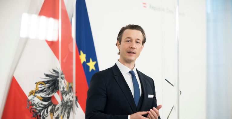 Finanzminister Gernot Blümel zur steuerlichen Absetzbarkeit fiktiver Eigenkapitalzinsen