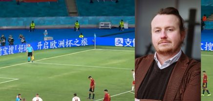 brutkasten-Redakteur Dominik Perlaki | Hintergrund: Screenshot aus dem EM-Spiel Spanien-Polen - chinesische Werbung