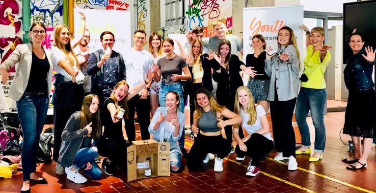 Entrepreneurship Week in Factory300 & Strada del Startup Linz, mit Schüler:innen der Handelsakademie Eferding © Austrian Startups & IFTE