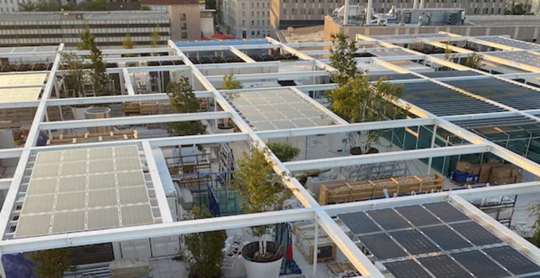 Ikea: Das Dach der neuen Filiale am Westbahnhof - Neoom liefert die Batteriespeicher für die PV-Anlage