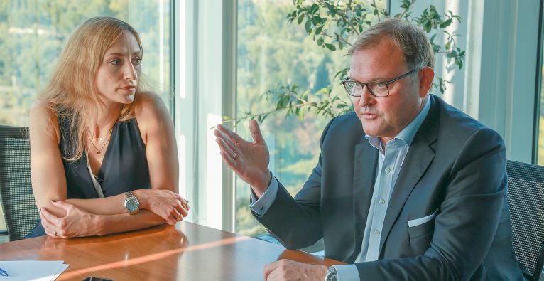 Anita Widmann und Wolfgang Kaps von Sanofi Österreich © brutkasten/Saxer