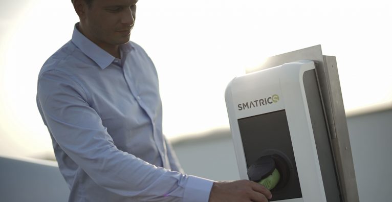 Smartrics wird künftig auch die Ladeinfrastruktur für Geschäftskunden der EnBW in Deutschland bauen © Smartics
