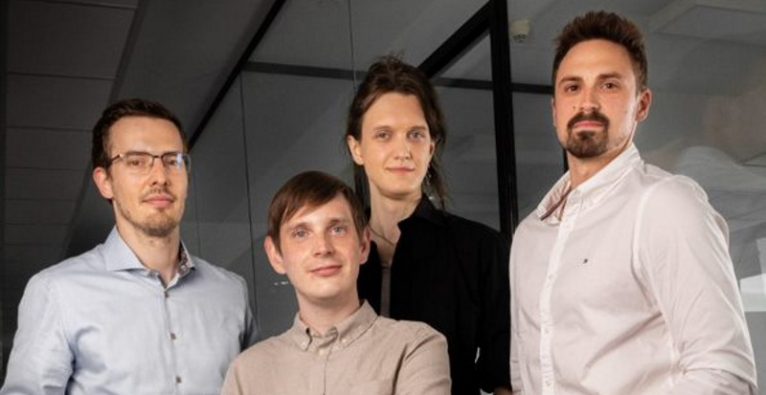 Die NXRT Gründer (vlnr.) Martin Wagner (CSO), Patrick Kolar (CTO), Alexis Kopciak (CIO) und Lukas Stranger (CEO)