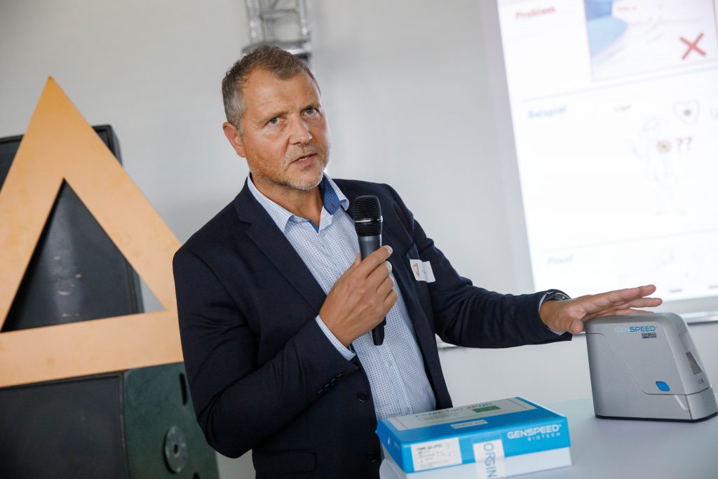 Genspeed-Gründer Max Sonnleitner präsentiert sein Startup beim Portfolio Day | (c) OÖ HightechFonds / Hermann Wakolbinger