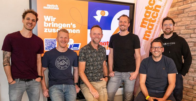 Die Matchmatch-Gesellschafter Gesellschaftern (v.l.): Josef Maier, Samuel Geisler, Mike Giacchino, Stefan Aschenbrenner, Christian Mayer und Alois Oppacher (nicht im Bild Jonas Wilhelm) | (c) Peakmedia