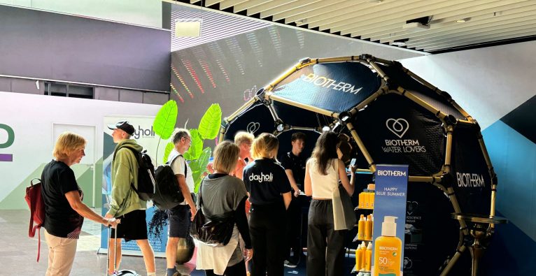 Die Eröffnung des Biotherm-Domes am Flughafen Wien. Foto: (c) Dayholi