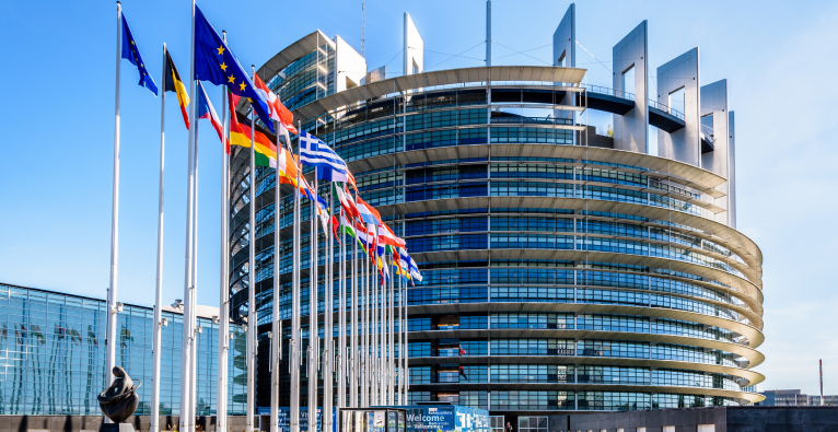 Das EU-Parlament hat mit deutlicher Mehrheit dem Gesetz zugestimmt (c) Adobe Stock