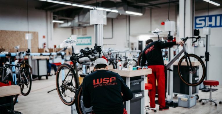 Die Werkshalle von WSF Bicycle Technology in Regau | (c) WSF/Sabrina Perauer-Wallinger