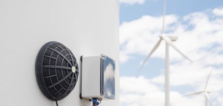 Mit seinen Sensoren-Systemen erkennt eologix-ping frühzeitig Probleme bei Windkraftanlagen | (c) eologix-ping