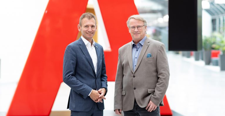 Martin Resel, A1 und Martin Mayr, Integral, bei der Präsentation der A1 Cloud Studie | © A1/APA/Madzigon