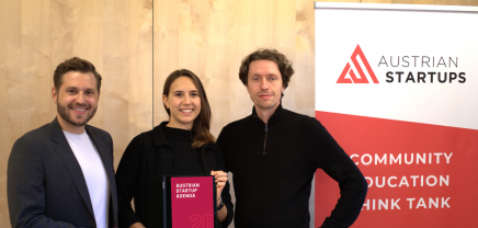 Das AustrianStartups-Fürhungsteam Adrian Zettl, Hannah Wundsam und Markus Raunig mit der 