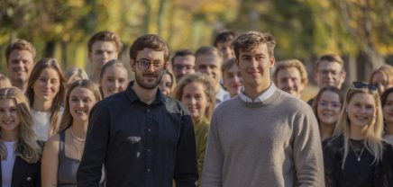 Die New Fluence-Gründer Chris Pollak und Moritz Lechner mit Team | (c) Clemens Lechner