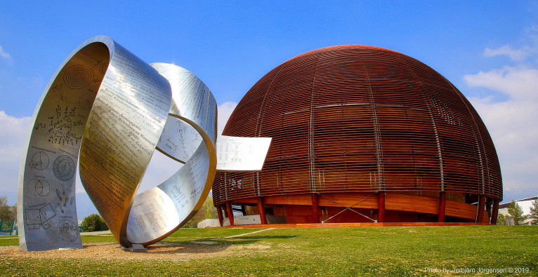 WhatAVenture wird Partner - Eines der Gebäude am CERN | (c) Torbjorn Toby Jorgensen via Wikimedia Commons