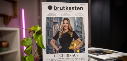 Sarah Buchner am Cover des brutkasten-Printmagazins