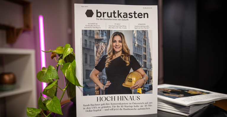 Sarah Buchner am Cover des brutkasten-Printmagazins