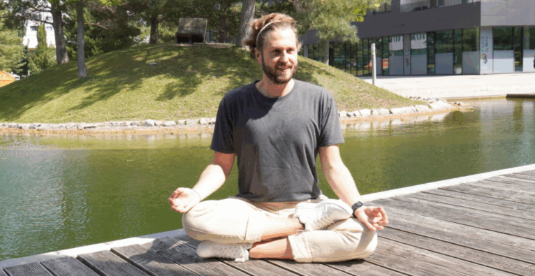 Adrian Zettl hat schon vor Jahren seine Leidenschaft für Yoga entdeckt | Foto privat