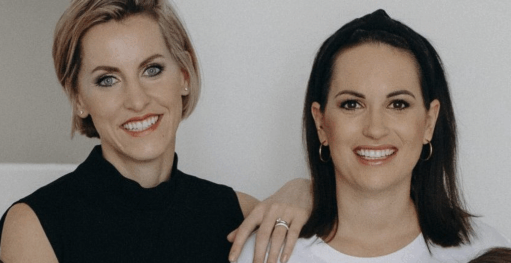 Die beiden Gründerinnen von SooNice Sunnies: Christina Reifeltshammer und Doris Reifeltshammer | (c) verenaschierl photography