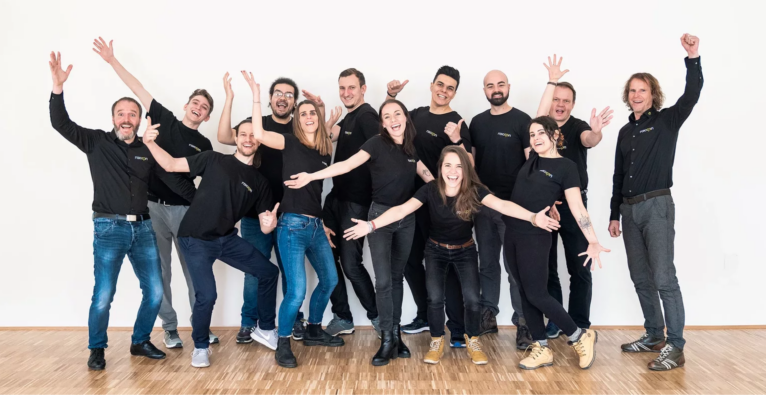 Das raicoon-Team rund um das Founder-Trio Fiona Amann (CEO), Ralf Tschanun (CPO) und Michael Edelbacher (CTO) | (c) raicoon