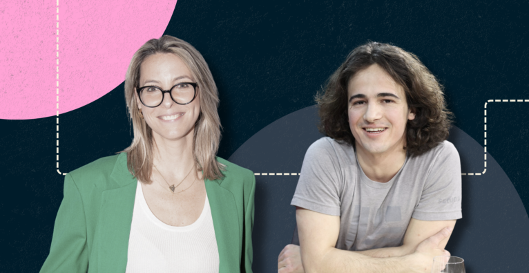 Nadina Ruedl und Michael Kowatschew lachen in die Kamera