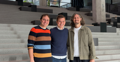 Das Helferline-Führungsteam (vl.) Janko Glavić (CTO) und die beiden Gründer Clemens Schmidgruber (CEO) und Alexander Niederhofer (COO) | (c) Helferline